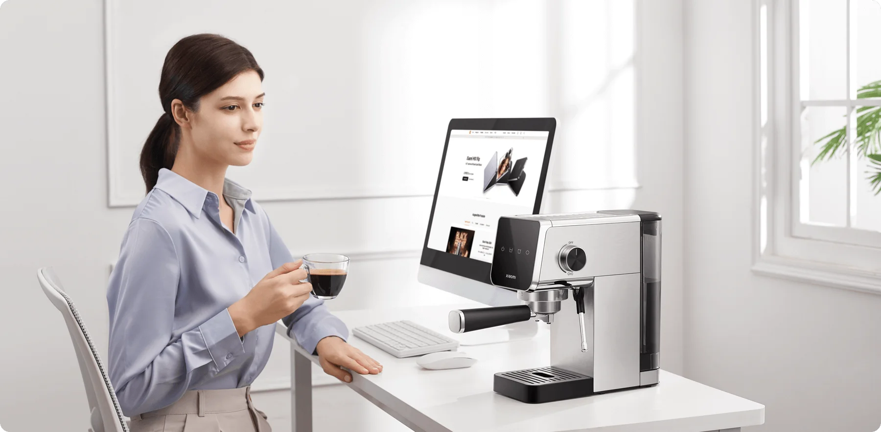 اسپرسوساز شیائومی کنار میز کار